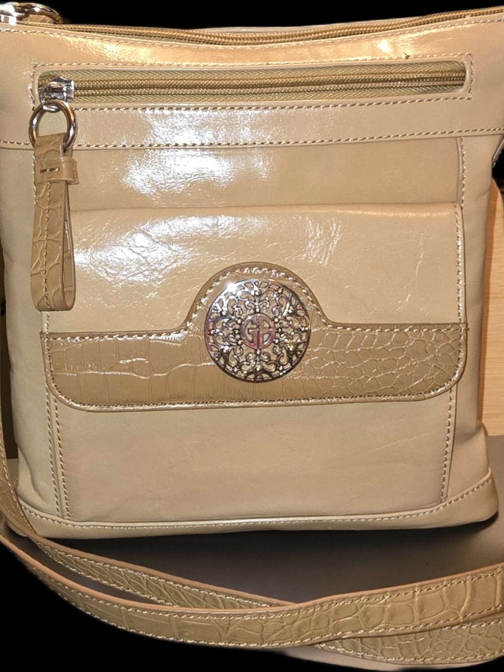 Giani Bernini Tan Patent Crossbody Bag with Decorative Medallion